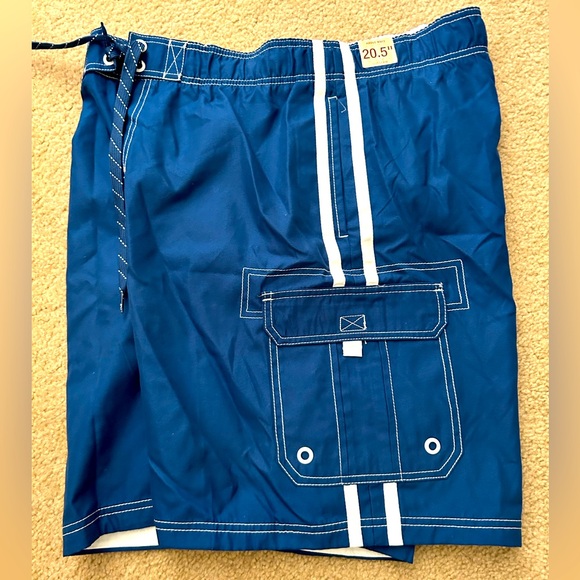 NWT Men’s Swim Trunks Navy Blue New never worn. Size L 36-38 a Smoke Free home! - Picture 2 of 8